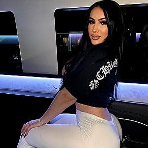 Nina Perfil