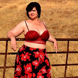 Nonnie Nautskie