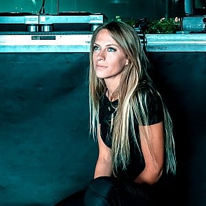 Nora En Pure