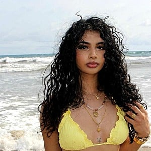 Nuha Mach