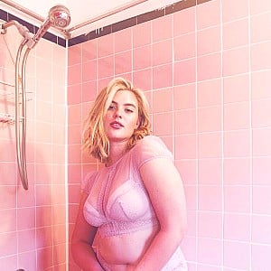 Olivia Wilson (Model)