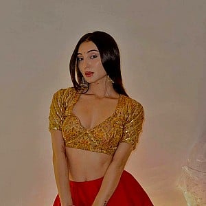 Oviya Darnal