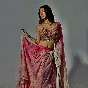 Oviya Darnal