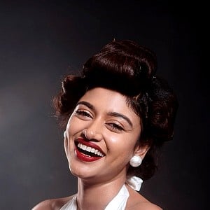 Oviya Helen