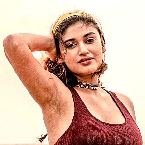 Oviya Helen