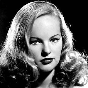 Peggy Cummins