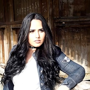 Perlla (Singer)