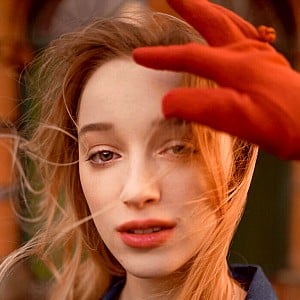 Phoebe Dynevor