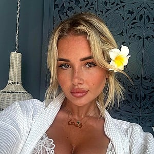 Phoebe Isobel