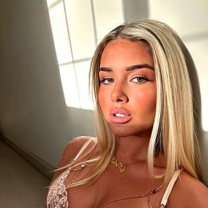 Phoebe Isobel