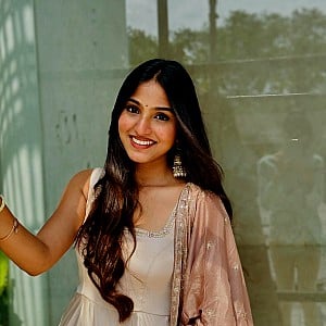 Pranavi Manukonda