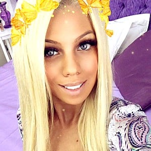 Pretty Elly