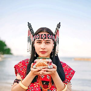 Prilly Latuconsina