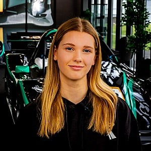 Rachel Robertson (racing)