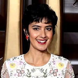 Rakhee Thakrar