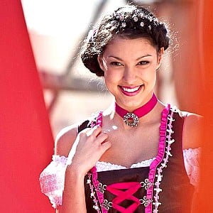 Rebecca Mir