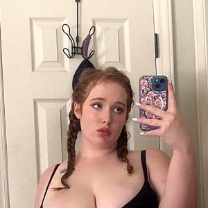 RedheadedHoneyDoll