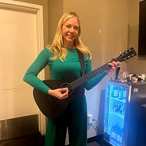 Riki Lindhome