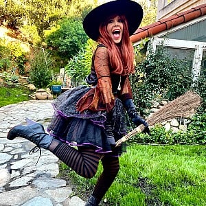 Robyn Lively