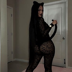 Rose Marie (Onlyfans)