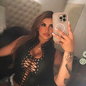 Roxee (Instagram)