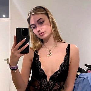 Roxy Dekker