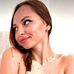 Roxy Golden