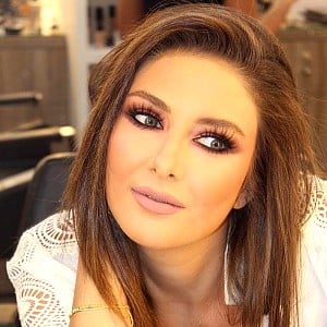 Saly Greige