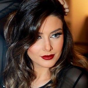 Saly Greige