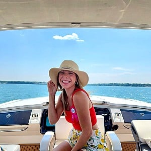 Samantha Brown (Actress)