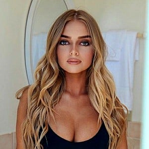 Samantha Riehl