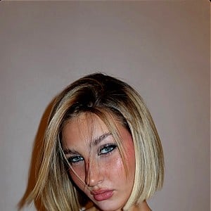 Sara Alvarez (Influencer)