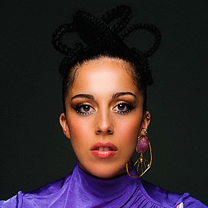 Sara Correira (Singer)