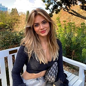 Sara Crumbleleg