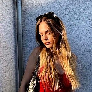 Sara Crumbleleg