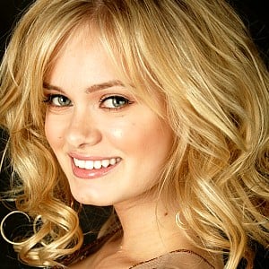 Sara Paxton