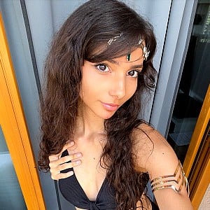 Sara Wolf