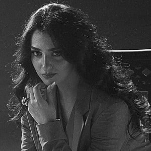 Sarah Khan