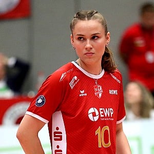 Sarah Van Aalen