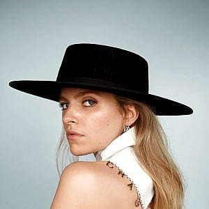 Sarah-Jeanne Labrosse