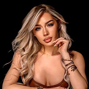Sarra (singer)
