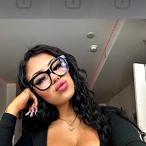 Scarlet Rose (Onlyfans)