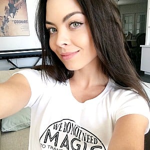 Scarlett Byrne