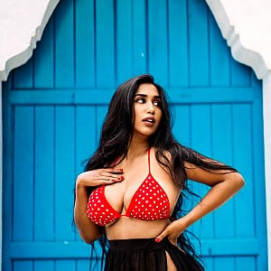 Scarlett M Rose