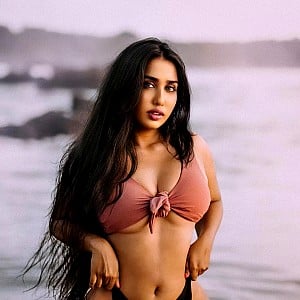 Scarlett M Rose