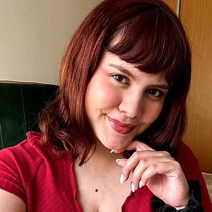 Scarlett Woods
