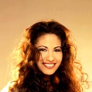 Selena (singer)