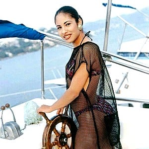 Selena (singer)