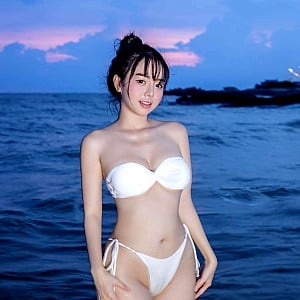 Shana Quynh Giang