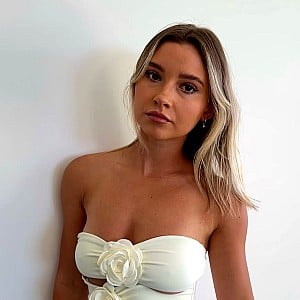 Shannon Neaves